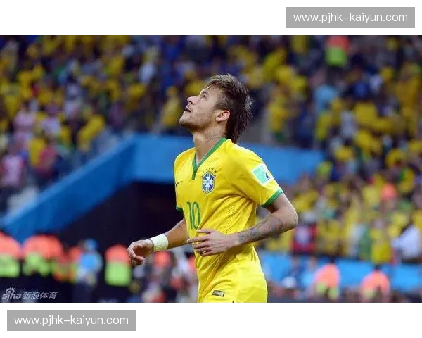 罗纳尔多的“发型风波”与巴西的王者归来：2002世界杯的绿茵传奇